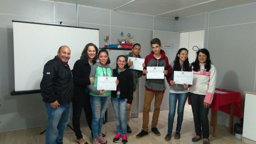 CIEE Lages entrega certificados a participantes das Oficinas Socioeducativas