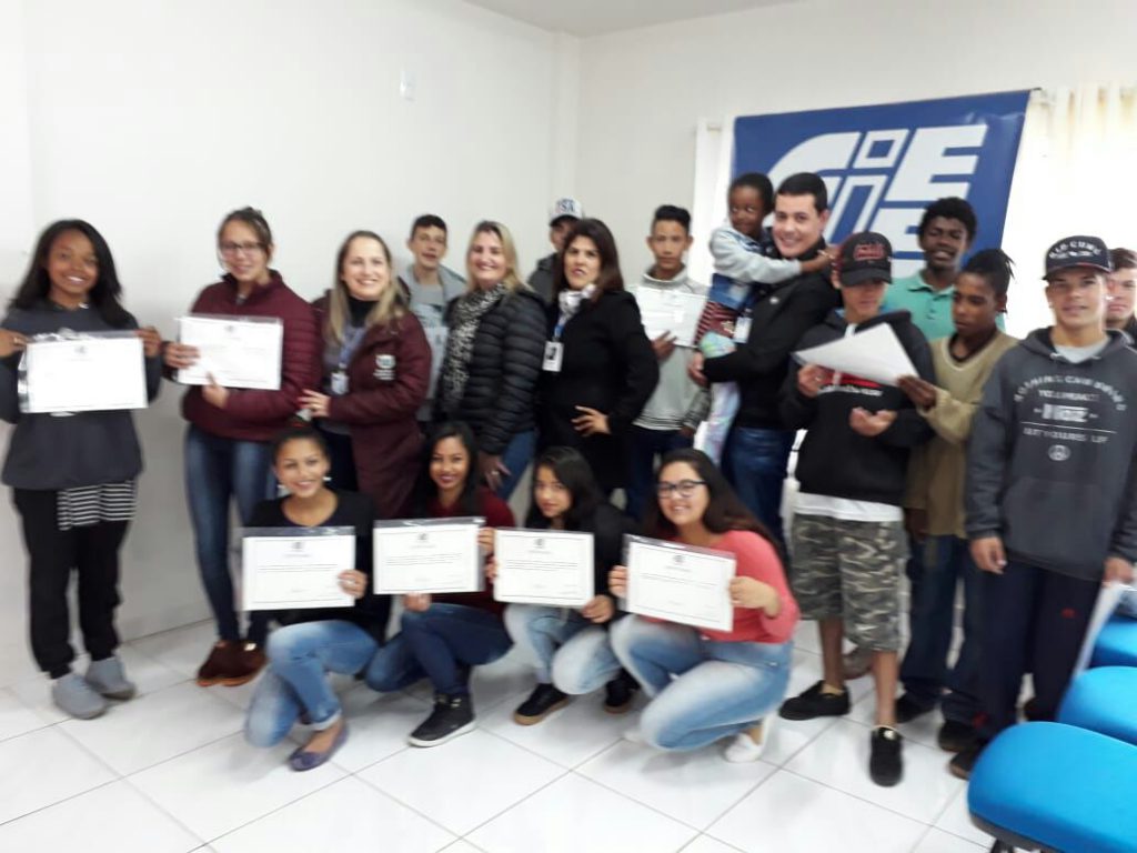 CIEE Lages entrega certificados a participantes da Oficina Socioeducativa no CRAS Gralha