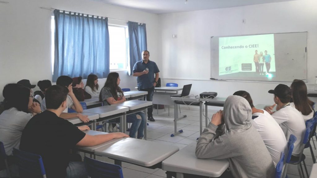 Oficinas Socioeducativas são desenvolvidas nas escolas municipais de Itajaí