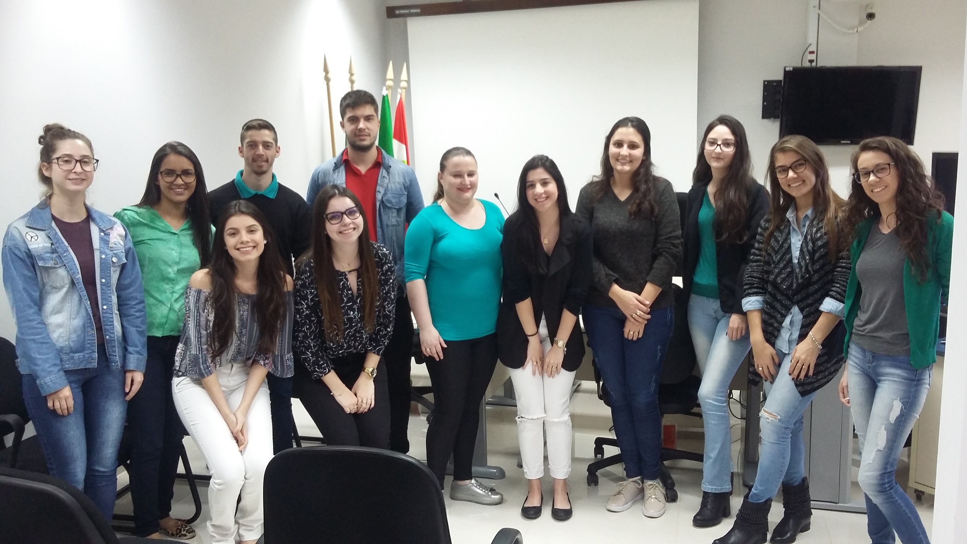 estagiários da Justiça Federal de Chapecó acompanhamento