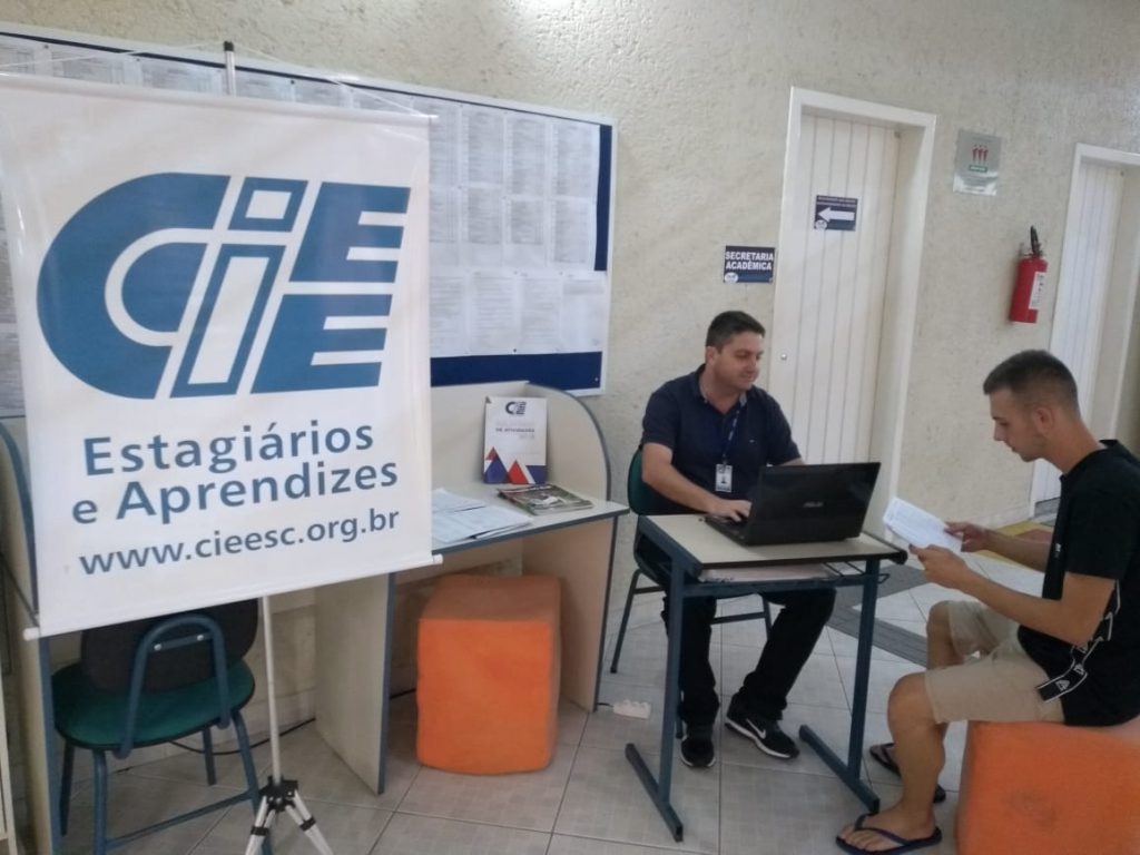 800 estudantes da Fatenp recebem orientações do CIEE São José