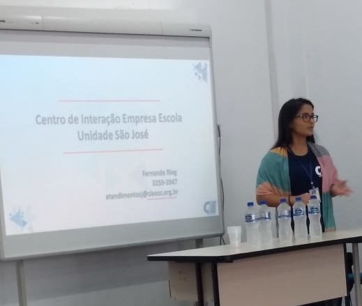 Estudantes da Faculdade Municipal de Palhoça recebem palestra do CIEE São José