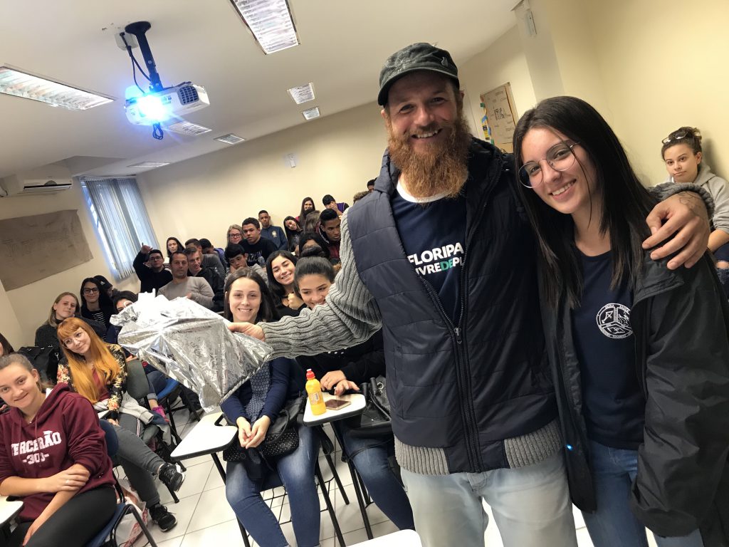 CIEE Florianópolis recebe palestra sobre a campanha #FloripaLivredePlástico