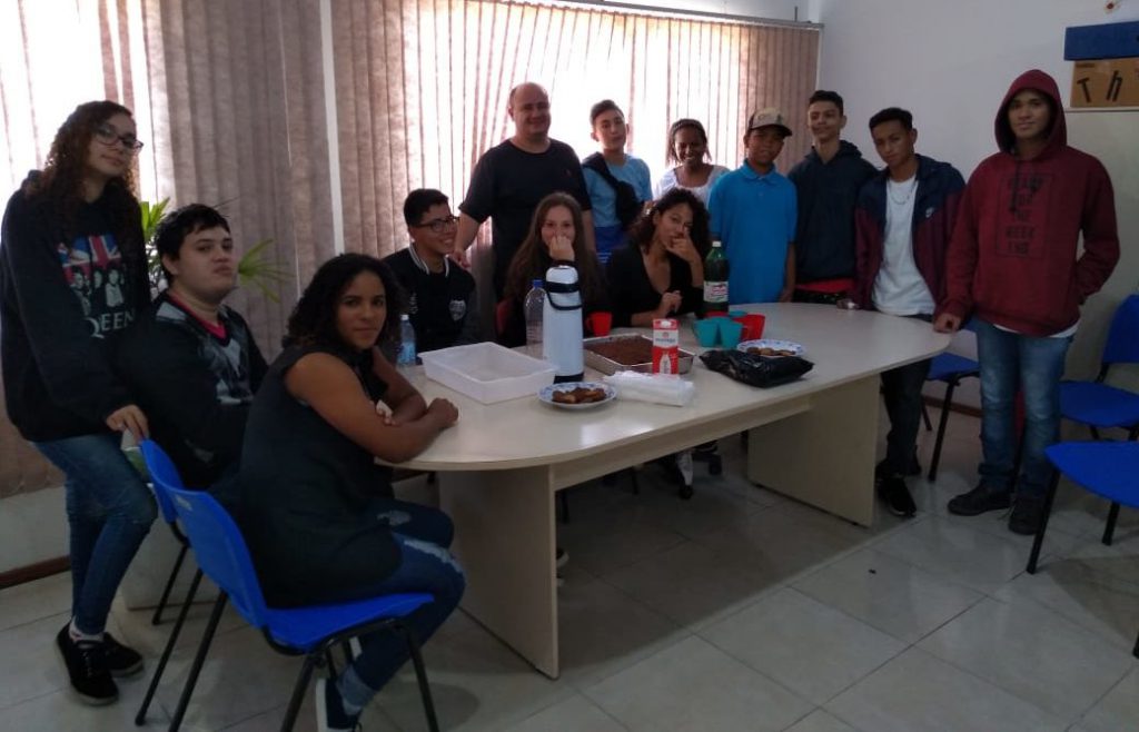 12 adolescentes do CRAS Aririú participam de Oficina Socioeducativa