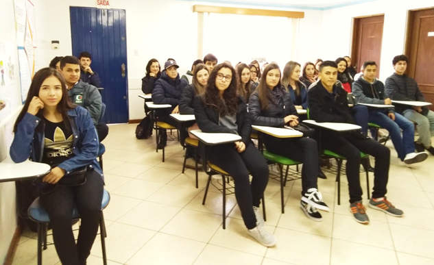 CIEE Lages realiza Encontro Presencial com os aprendizes da modalidade EAD