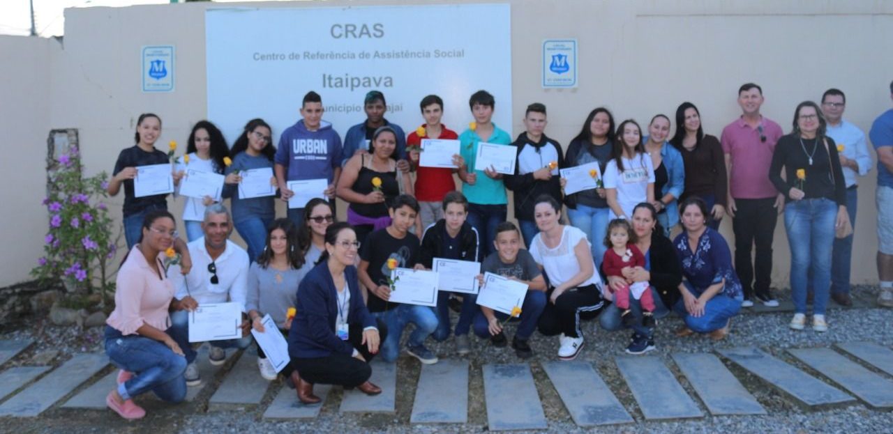 15 estudantes referenciados pelo CRAS concluem o PIT