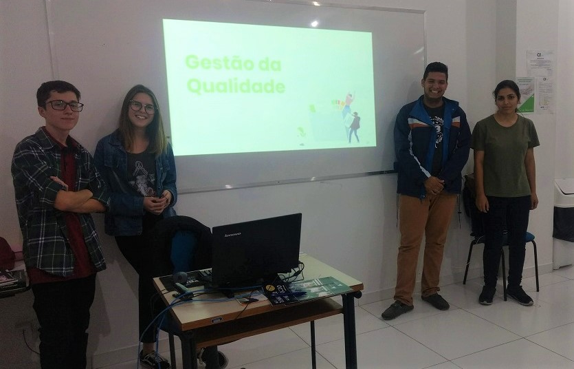 Aprendizes de São José realizam apresentação sobre Gestão da Qualidade