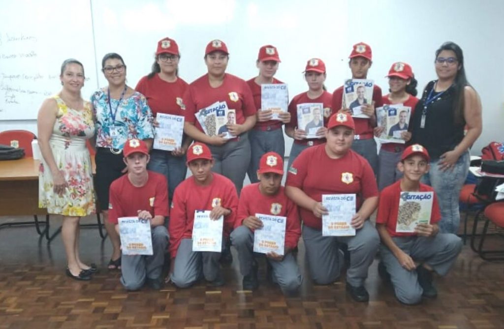 Projeto Bombeiros Mirins de Caçador recebe o CIEE Caçador para orientações