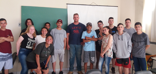 Engenheiro agrônomo palestra para aprendizes de São Joaquim